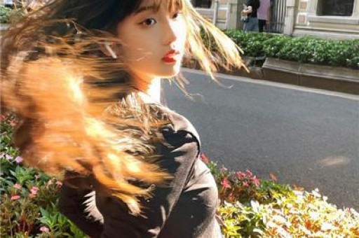 斗鱼女主播忘关摄像头私密画面流出！虚假人设彻底翻车